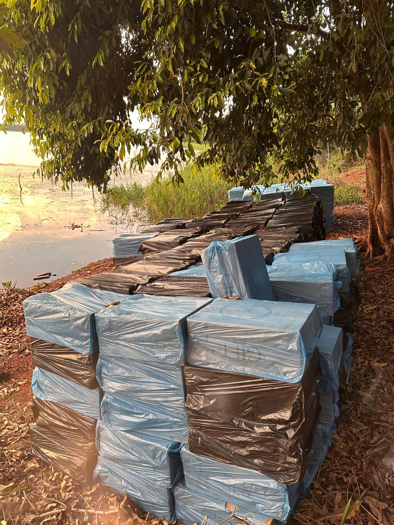 Batalhão de Fronteira apreende 17.500 pacotes de cigarros contrabandeados em Itaipulândia