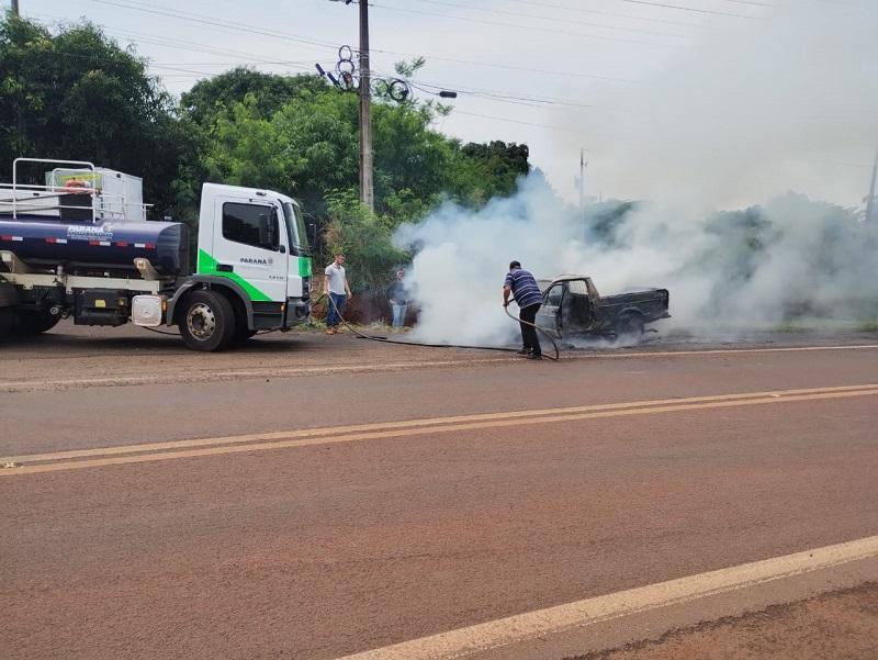 Ford Pampa é destruída em incêndio em Missal