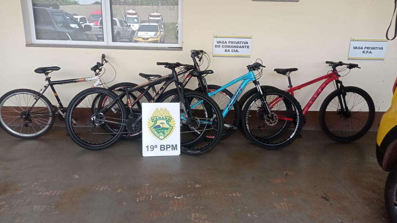 PM de Santa Helena prende duas pessoas e recupera 5 bicicletas e 26 celulares