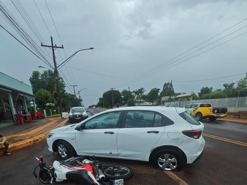 Colisão entre carro e motocicleta é registrado na PR-495 em distrito de Santa Helena