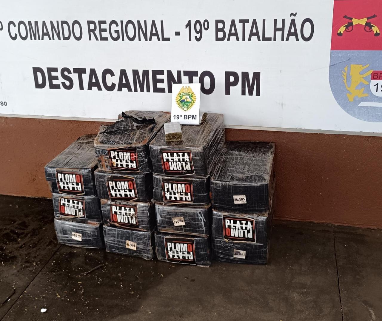 Dupla é presa com veículo carregado de droga em Diamante do Oeste