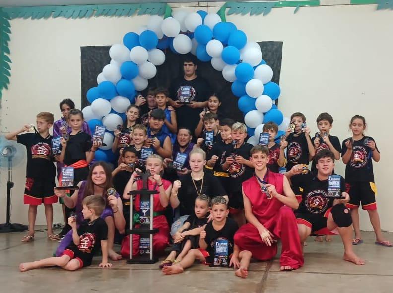 Escola de Kung-fu Gold Team, CT do Costela de Santa Helena, brilha em torneio em Foz