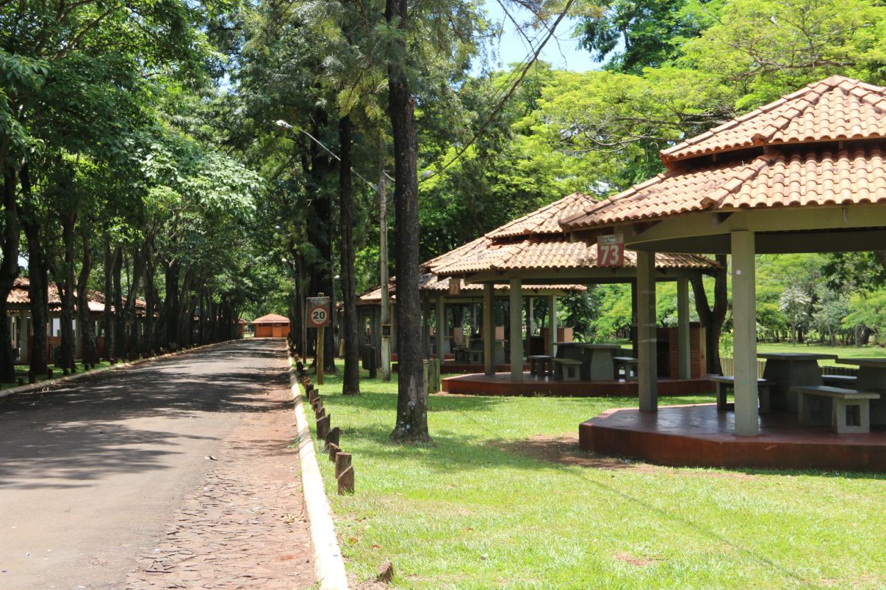 Santa Helena abre inscrições para reserva de quiosques no Natal e Ano Novo