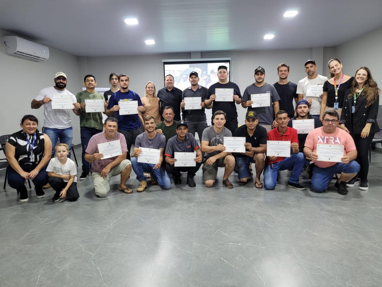 Curso de 'Manutenção de Ar-Condicionado Automotivo' certifica alunos em Santa Helena