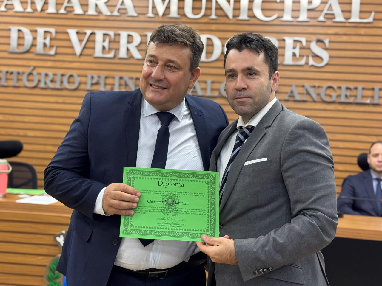 Eleitos e reeleitos são diplomados em Santa Helena, Diamante do Oeste e Entre Rios do Oeste