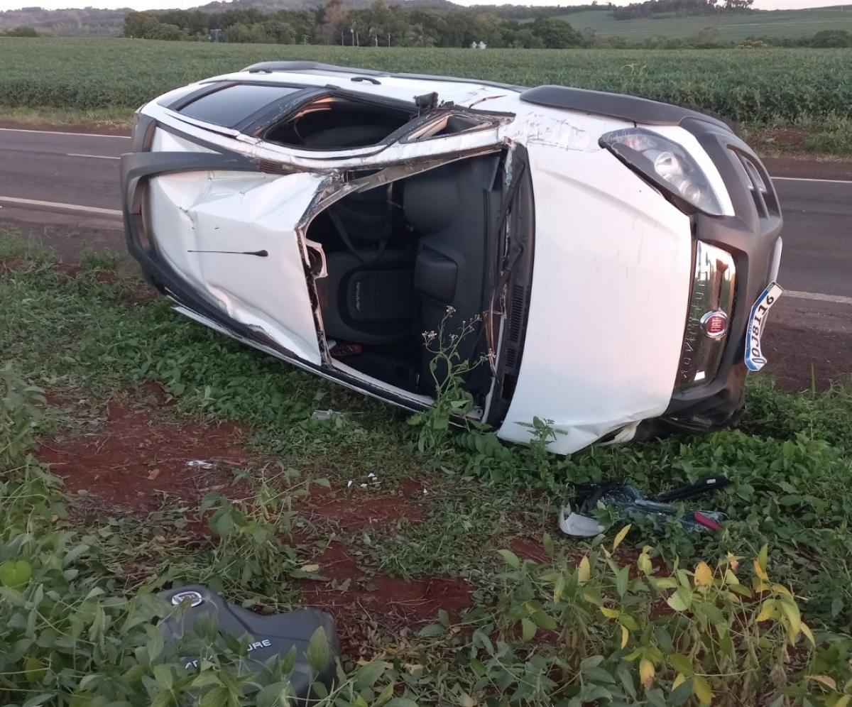 Moradores de Santa Helena ficam feridos em acidente na PR 495 em Missal