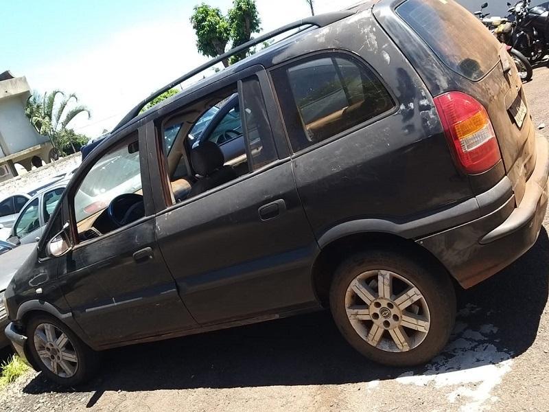 Veículo abandonado com chassi adulterado é encontrado em estrada rural de Santa Helena