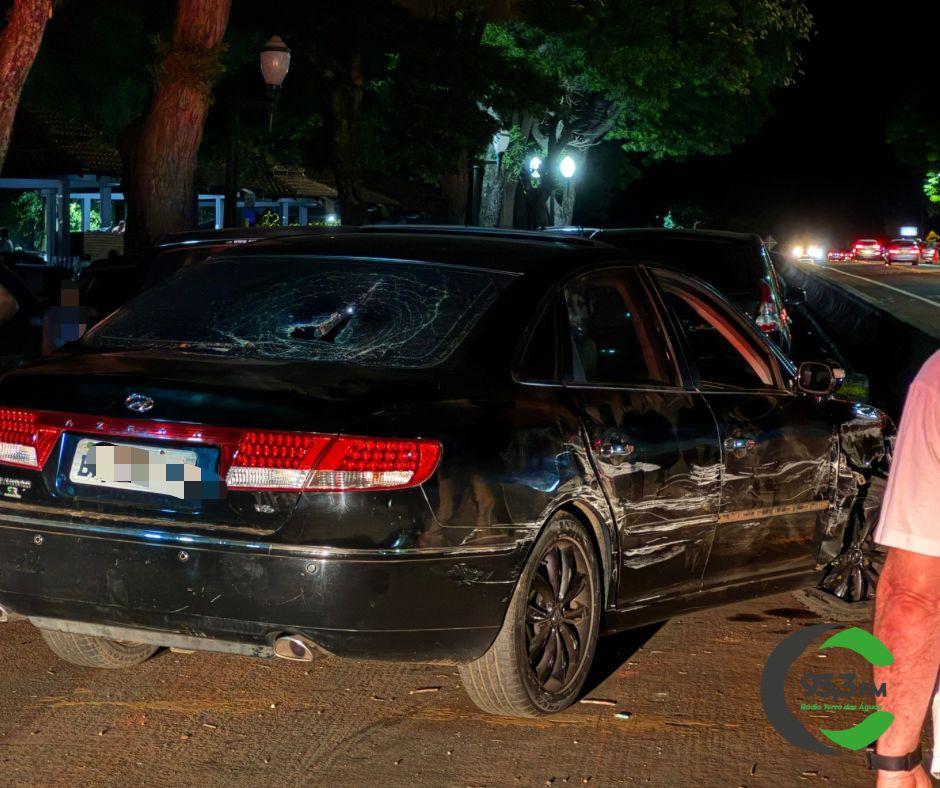 Homem atropela criança, segurança e colide em vários carros em Santa Helena