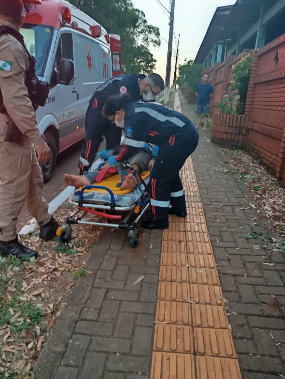 Homem em surto é encaminhado ao hospital em Santa Helena