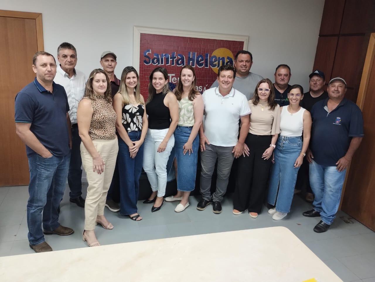 Dinho e Fabricia fazem primeiro contato com novos secretários para planejar linha trabalho