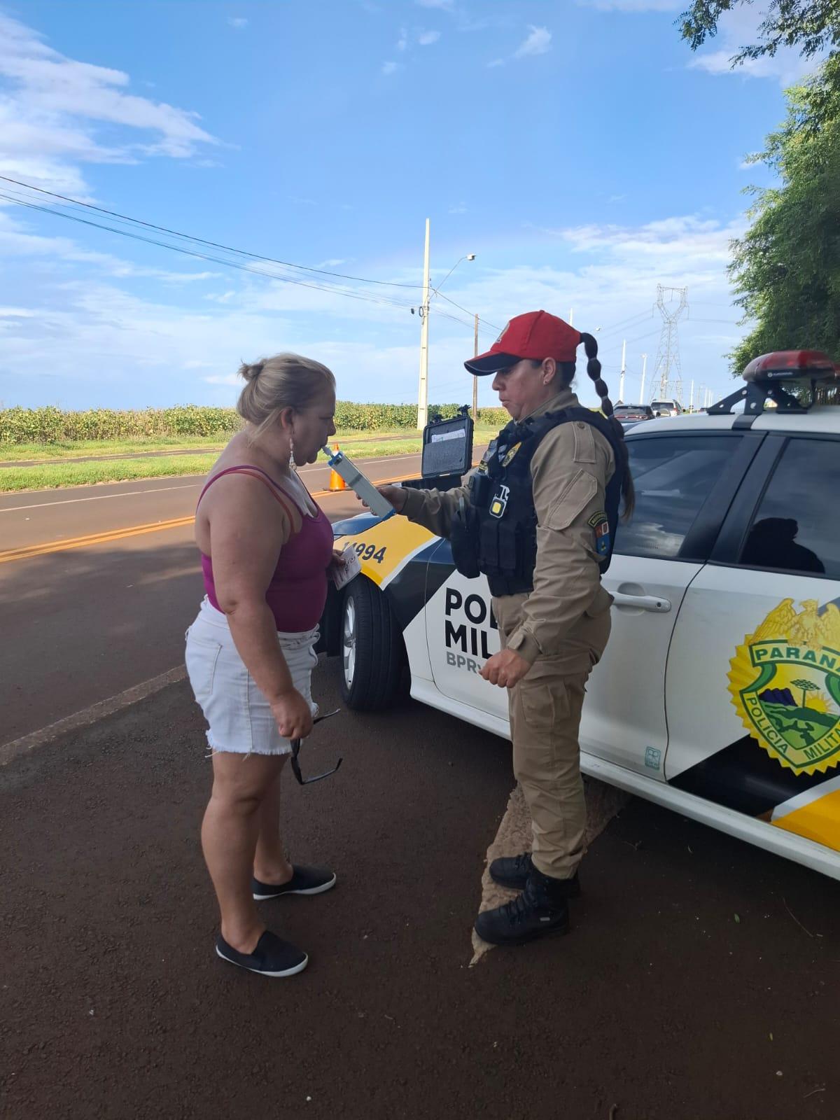Motoristas são submetidos ao teste do etilometro em Santa Helena e região