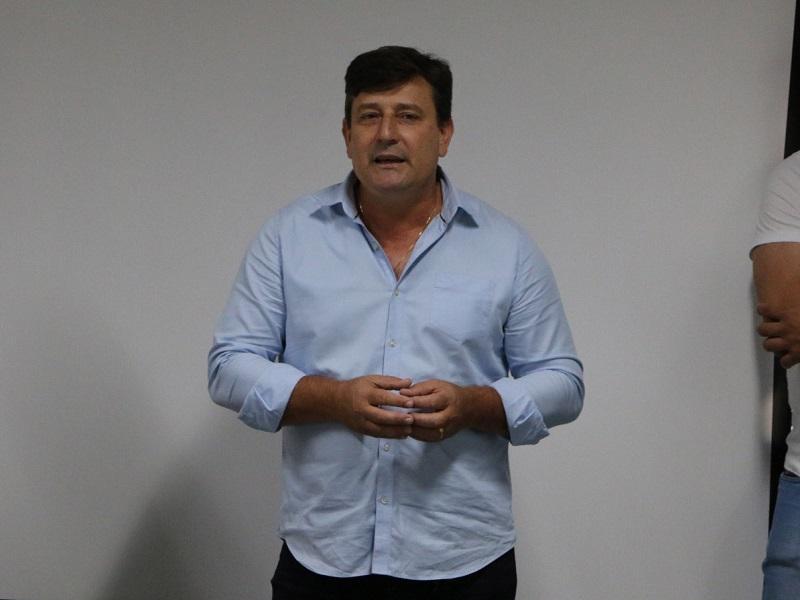 Prefeito de Santa Helena tem celular clonado e alerta população sobre possíveis golpes