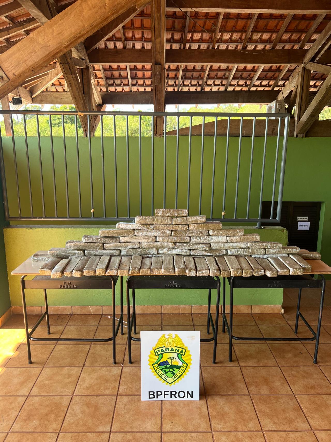 BPFRON apreende barco com droga em Santa Helena