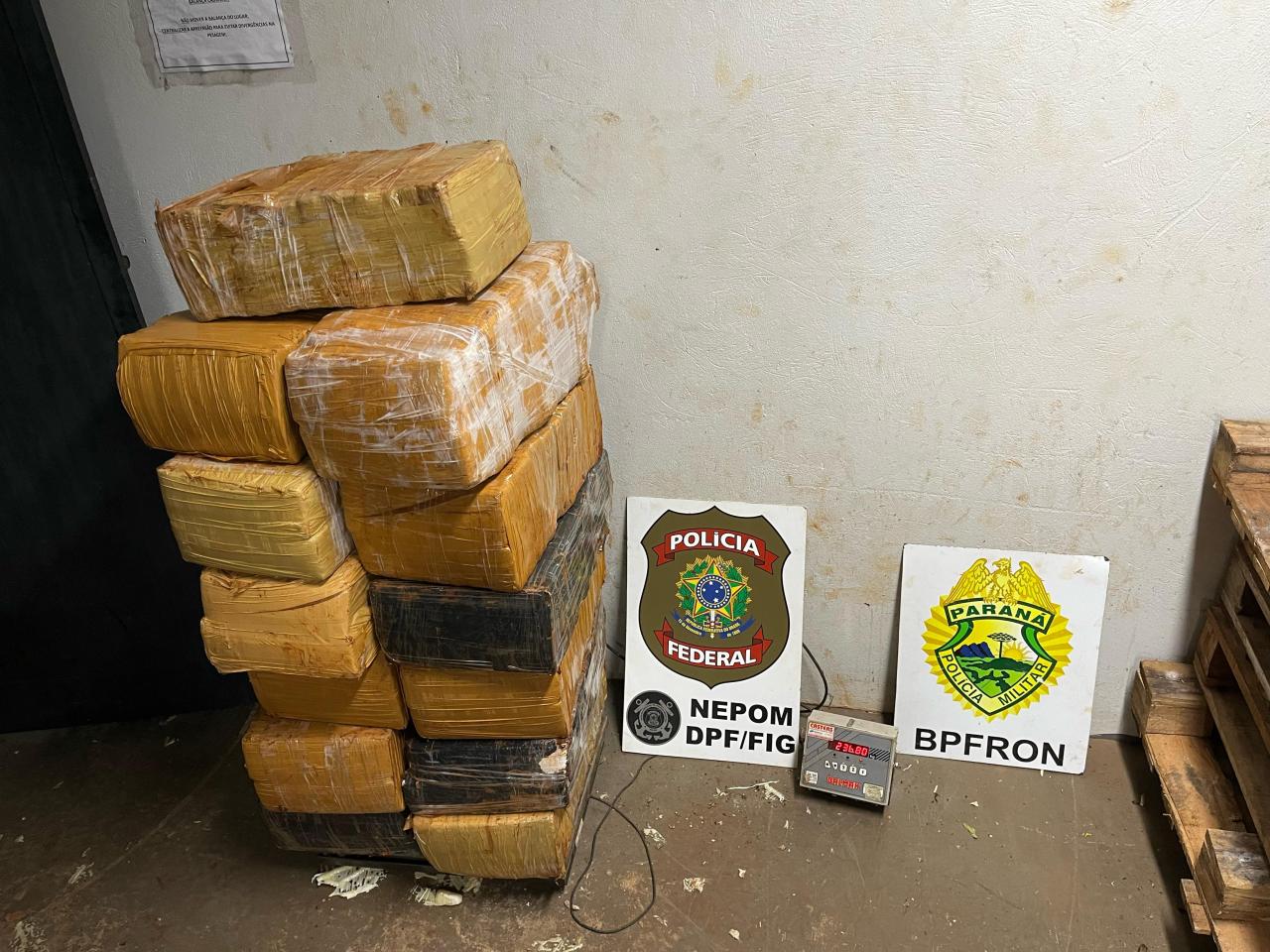BPFRON e PF apreendem droga no distrito de Vila Celeste em Santa Helena