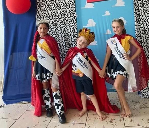 Conheça o Rei Momo, Rainha e Princesa do carnaval infantil dos clubes Incas e União