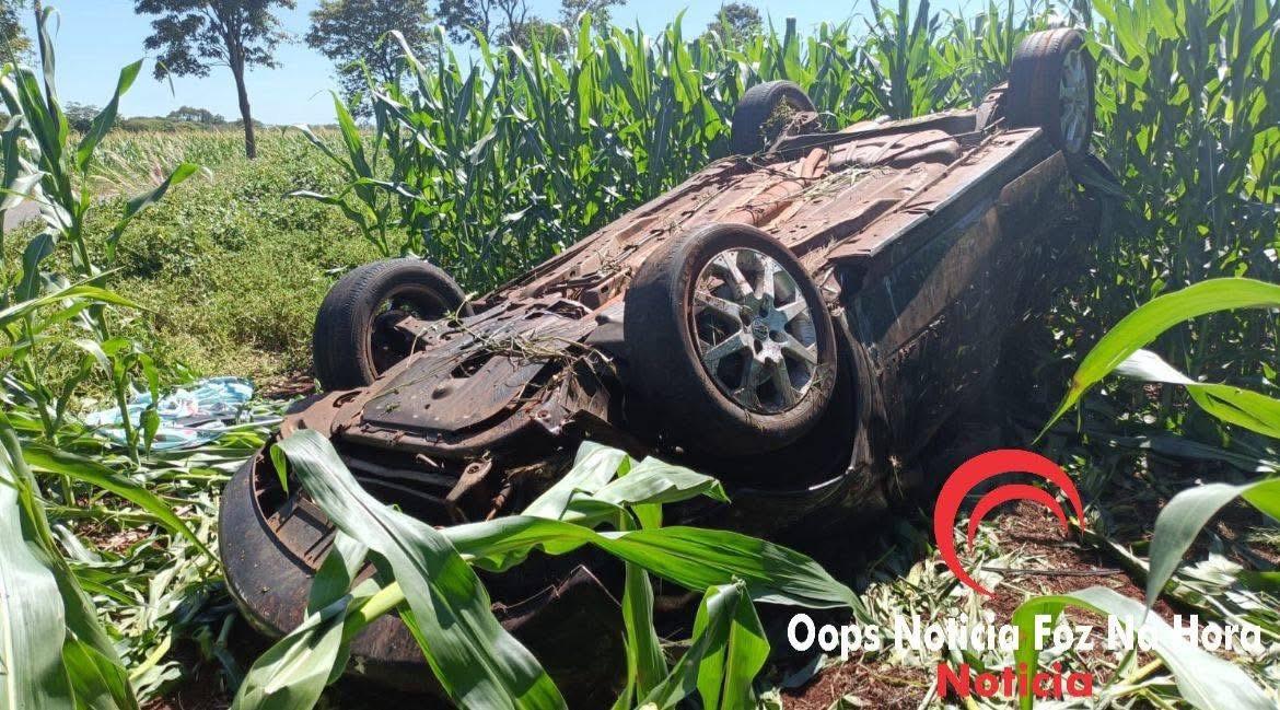 Morador de Santa Helena se envolve em capotamento na PR 497 em São Miguel