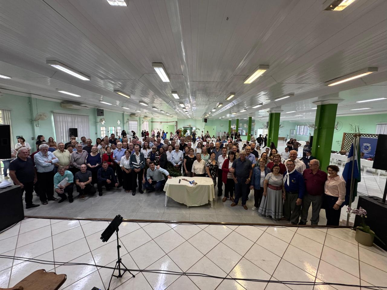 58 anos: Administração de Santa Helena rende homenagens aos pioneiros e ex-políticos