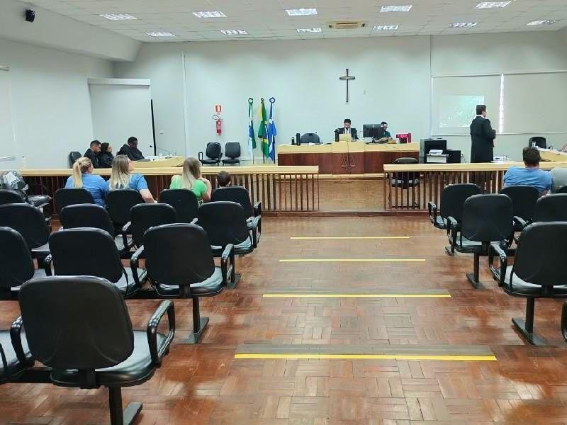 Réu é absolvido em júri popular por tentativa de homicídio após confusão em baile em Santa Helena