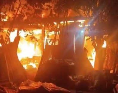 Incêndio devasta marcenaria e residência em Pato Bragado