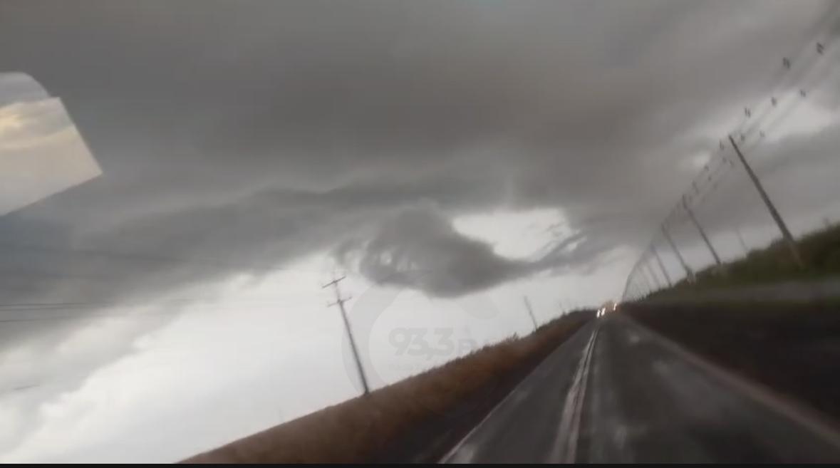 Internauta flagra “nuvem funil” na região que deixou estragos em Santa Helena