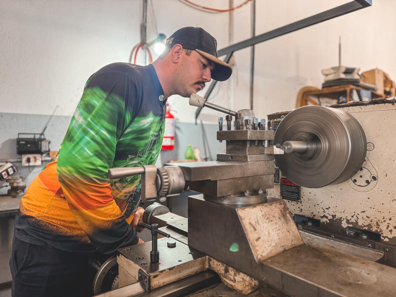 Mecânica Santa Helena oferece serviços de tornearia e ar-condicionado automotivo e agrícola