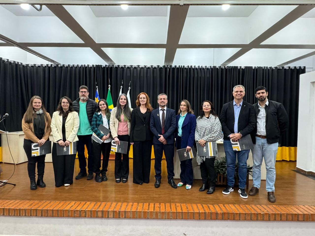 Nova diretora-geral e equipe gestora tomam posse no Campus da UTFPR de Santa Helena