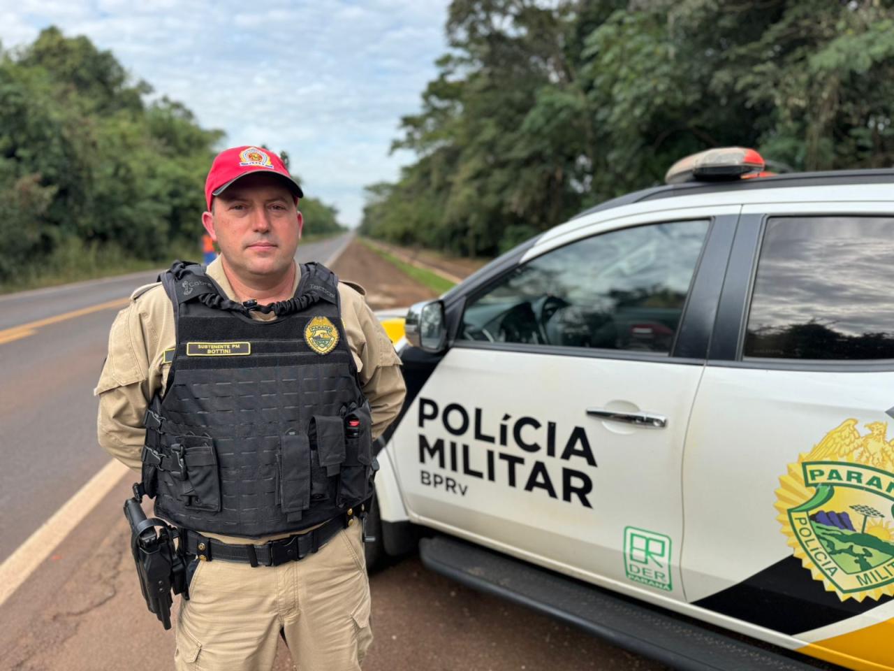 Polícia Rodoviária faz controle do trânsito durante melhorias na PR 317 em Santa Helena