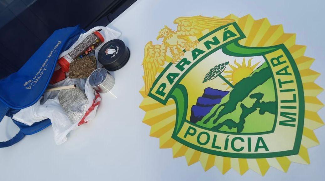 PRv de Santa Helena prende homens com droga na PR 495