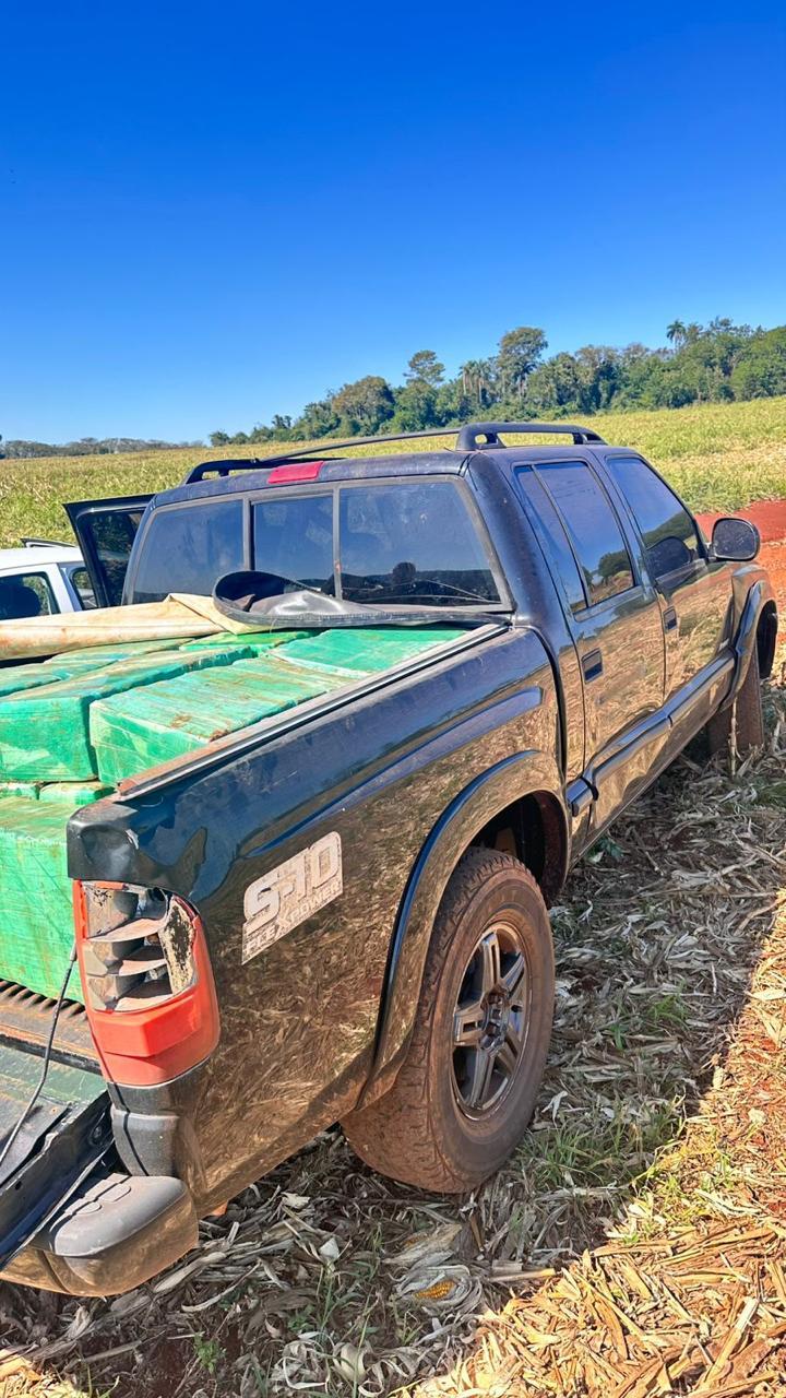 Polícia apreende S10 carregada com 357 kg de droga em Santa Helena