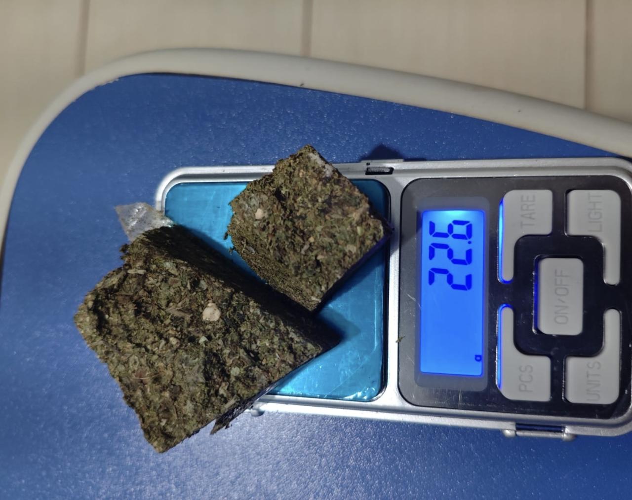 Polícia Civil realiza prisão de indivíduo por desacato, desobediência e posse de drogas em Santa Helena
