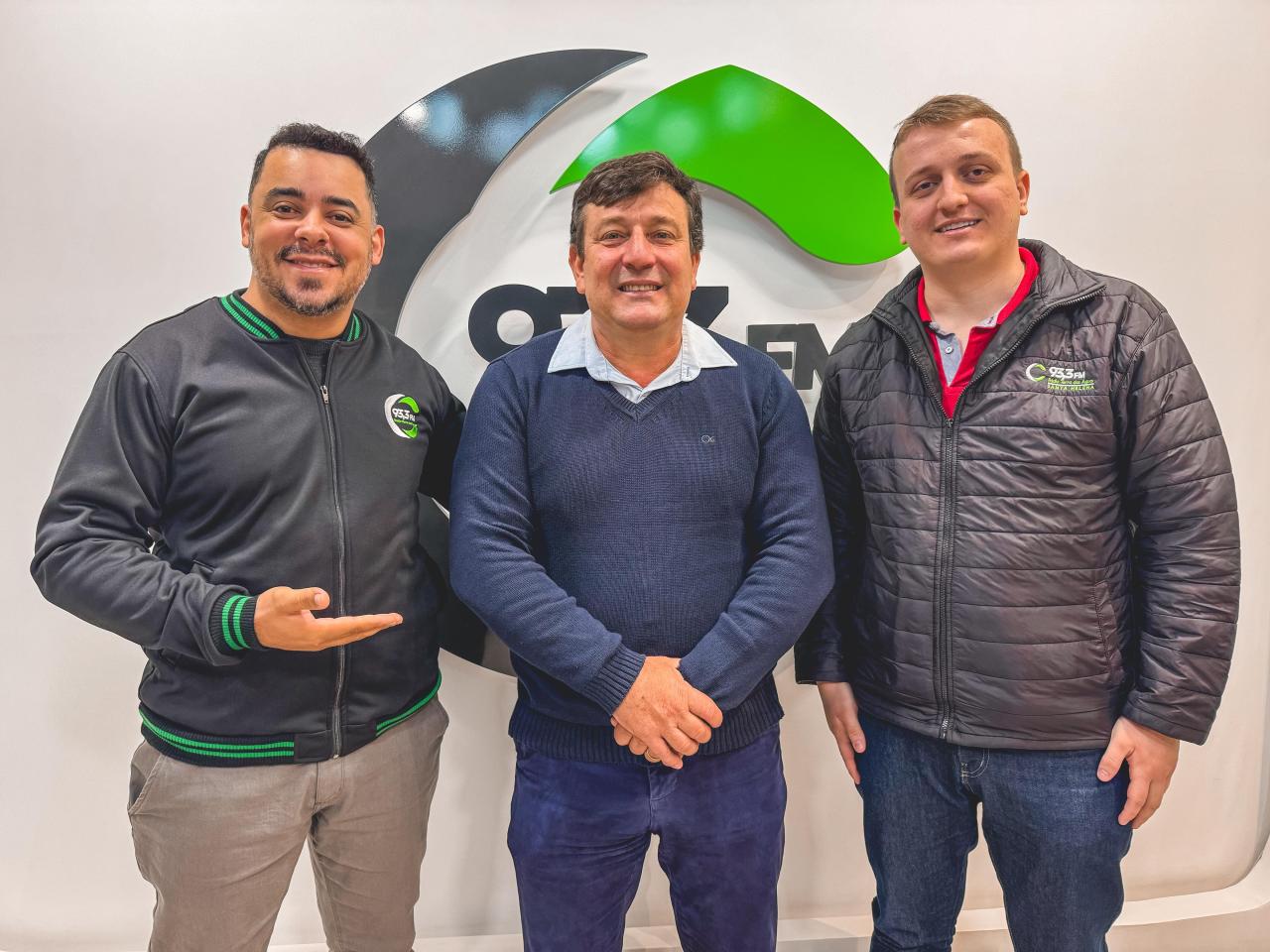 Prefeito Dinho avalia primeiros seis meses de governo; 