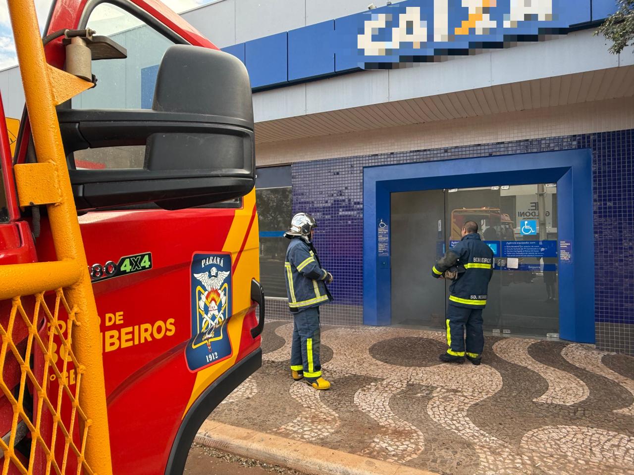 Sistema de segurança gera fumaça em agência bancária de Santa Helena