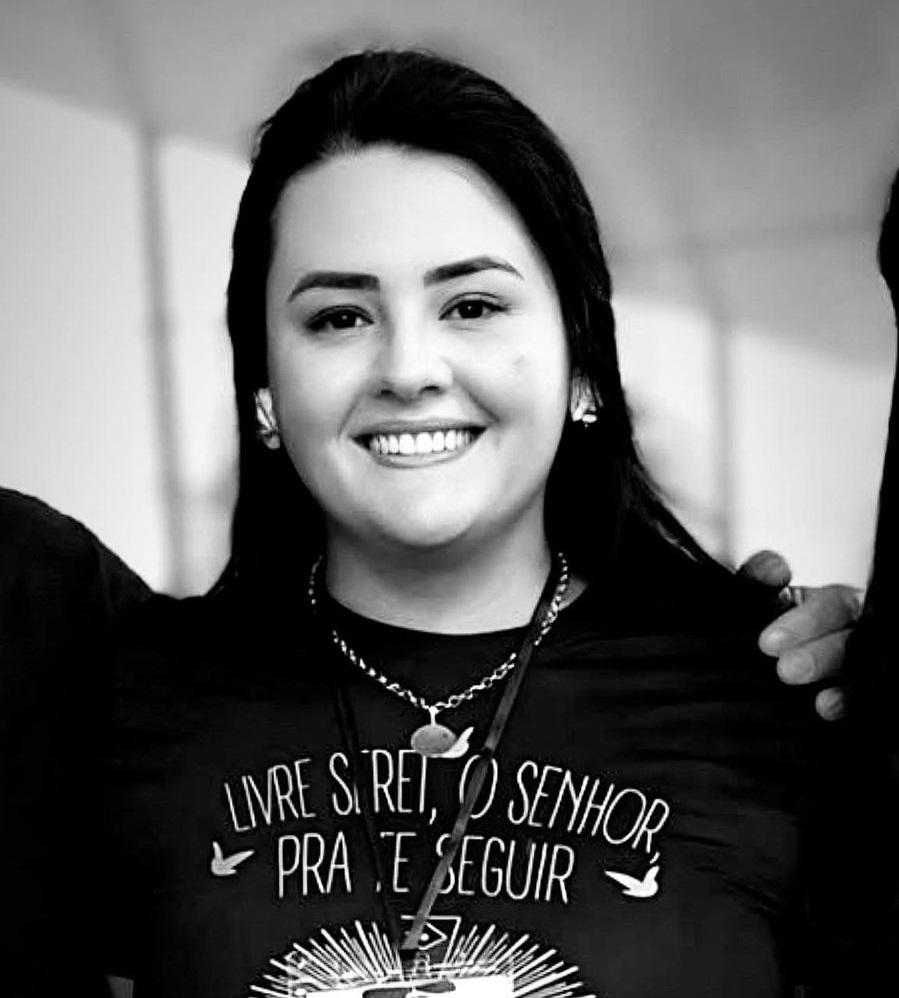 Corpo de Tais Pelegrinello é velado na capela mortuária de Santa Helena