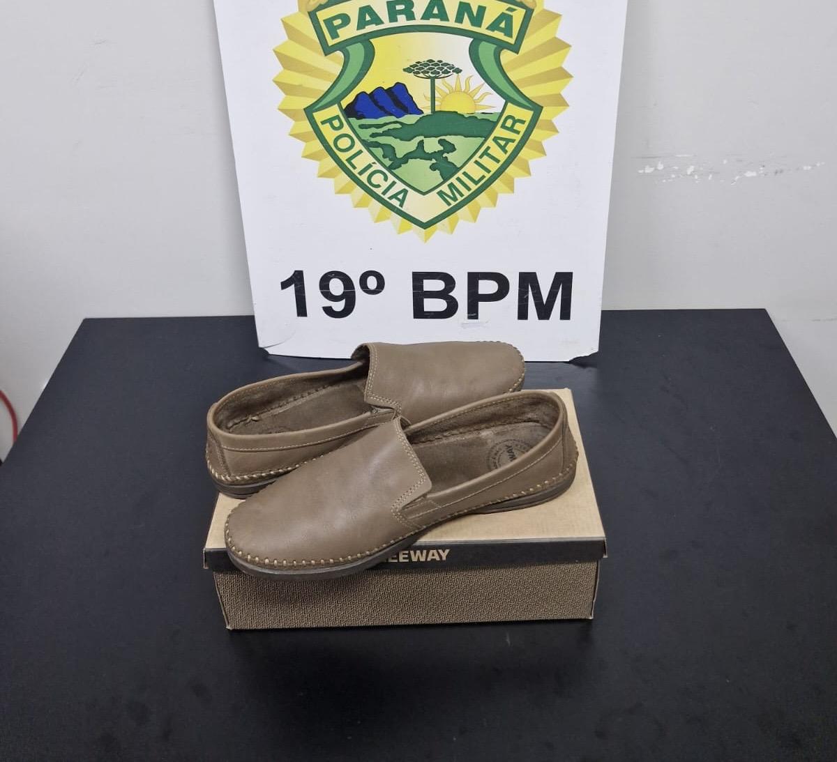 Homem é preso em flagrante usando calçado que furtou de residência em Santa Helena