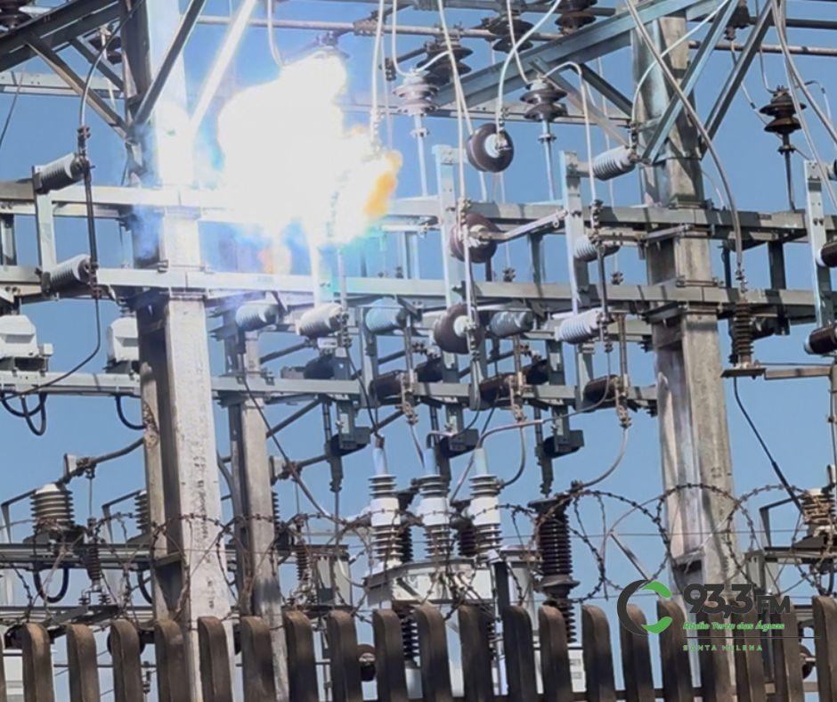 Vídeo mostra curto-circuito e explosão em subestação da Copel em Santa Helena