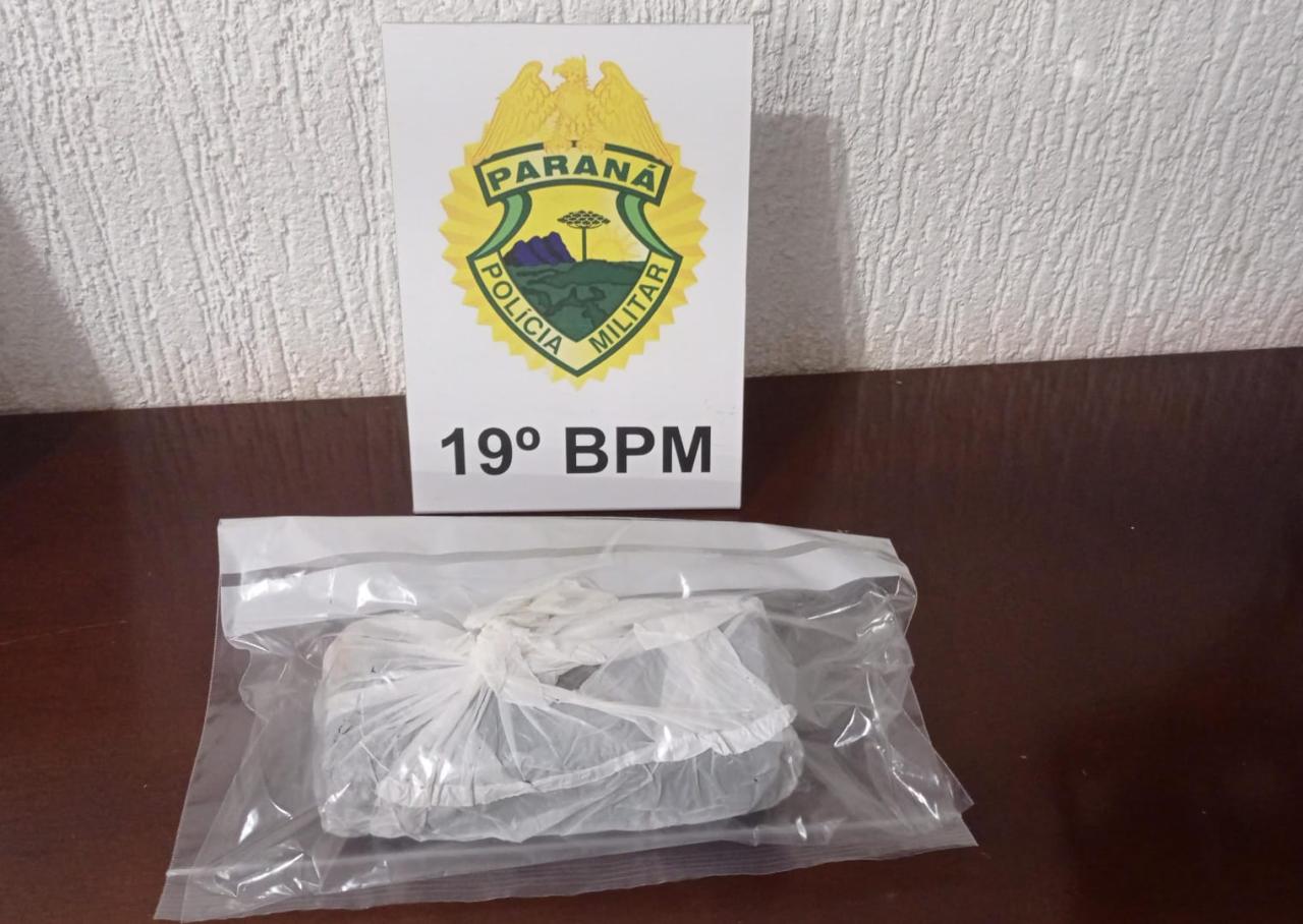 Homem encontra droga no terreno de seu pai em Entre Rios do Oeste e aciona a PM