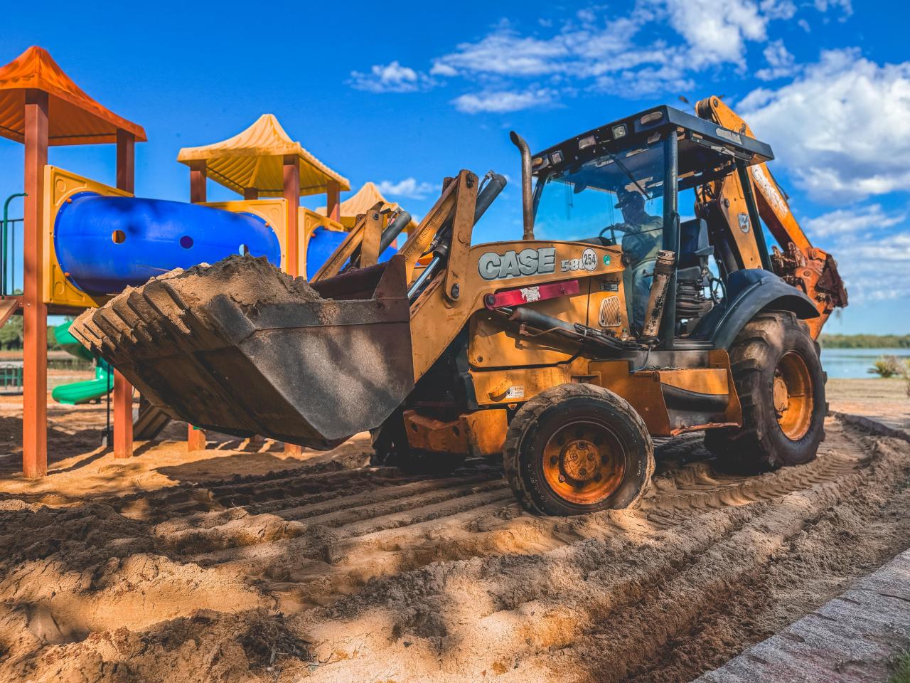 Seguem melhorias no Balneário de Santa Helena com reposição de areia