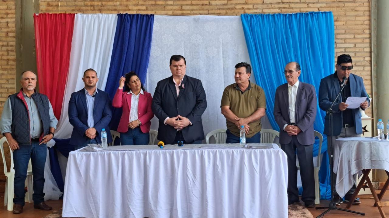 Dinho e comitiva de Santa Helena participam da inauguração da nova balsa no Py