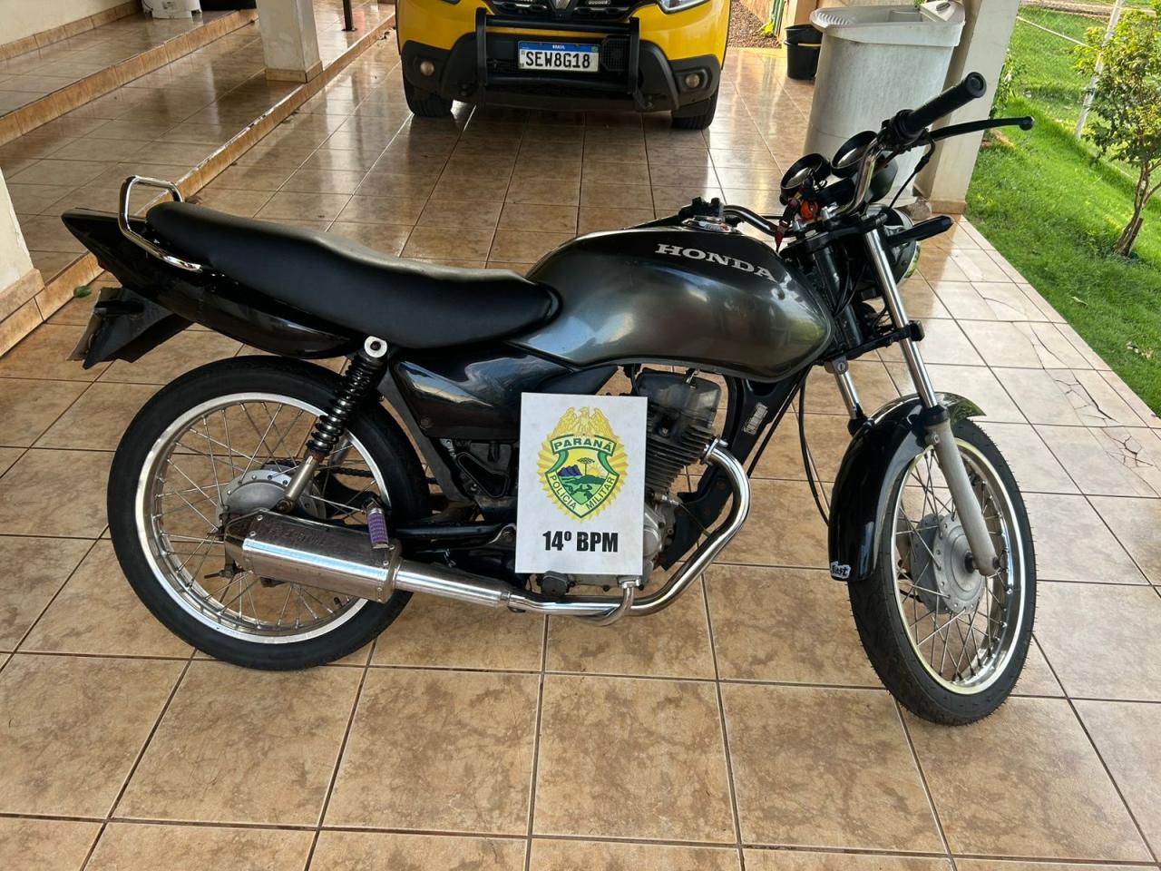 Polícia Militar de Itaipulândia apreende motocicleta com escape alterado e condutor sem CNH