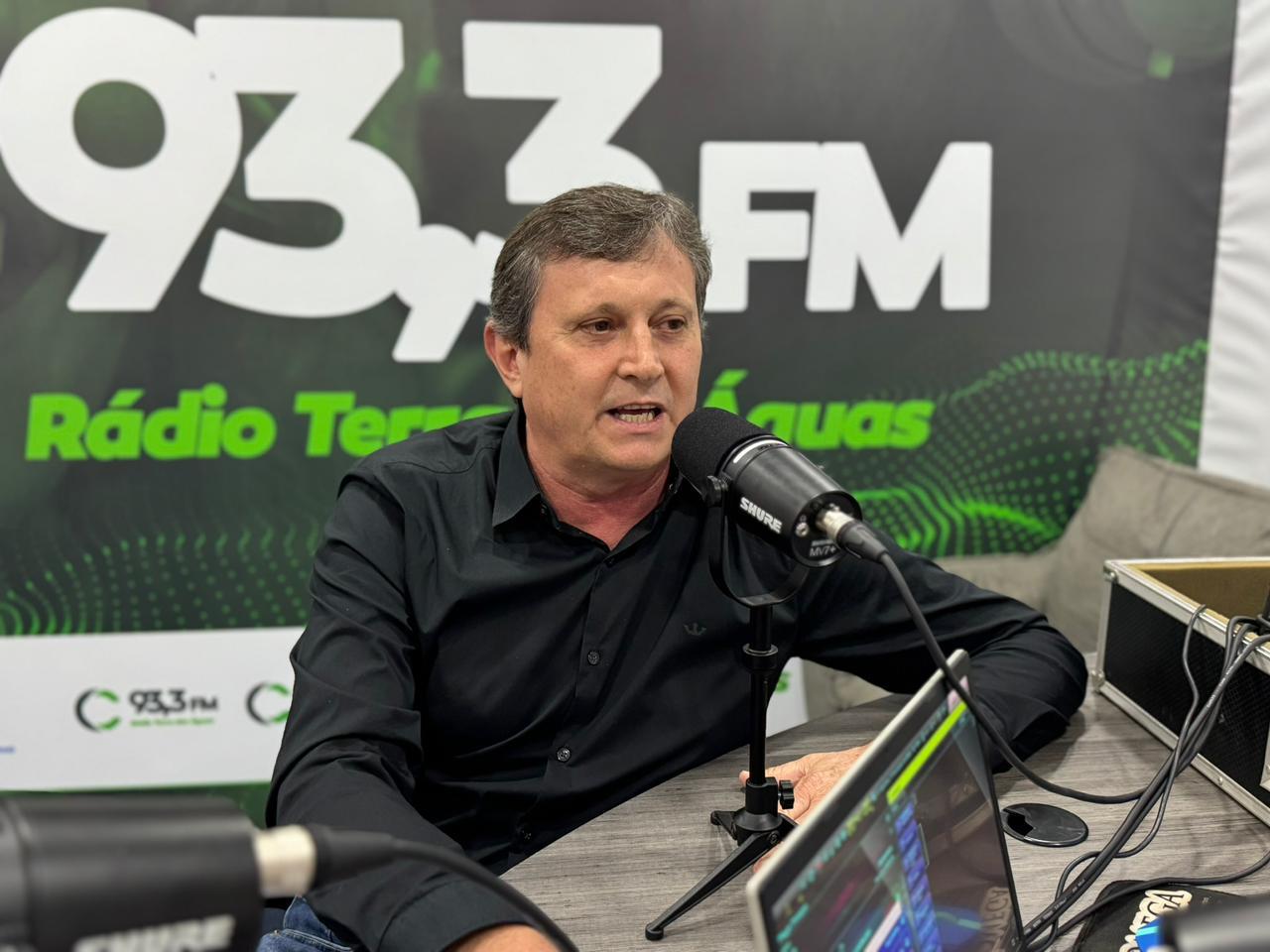Prefeito de Entre Rios do Oeste destaca investimentos estratégicos em entrevista na Expo SH