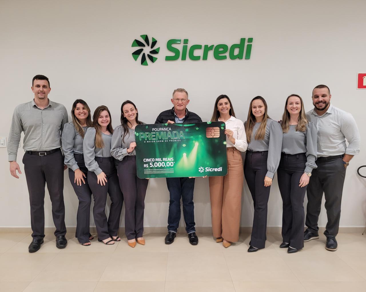 Associado Sicredi Vanguarda em Sub-Sede ganha prêmio de R$ 5 mil da Poupança Premiada