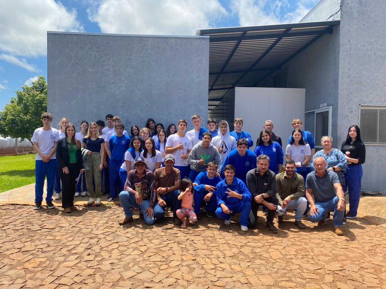 Projeto Empreendedorismo na Escola encerra edição 2025 com formaturas e mais de 200 alunos participantes em Santa Helena