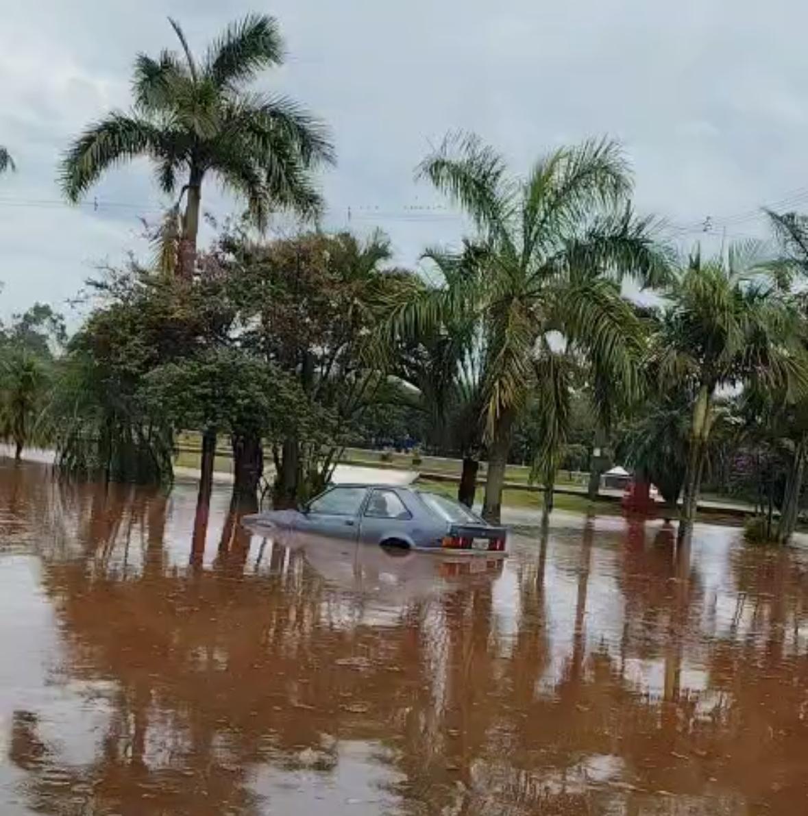 Temporal causa alagamentos e prejuízos em Santa Helena neste sábado (01)