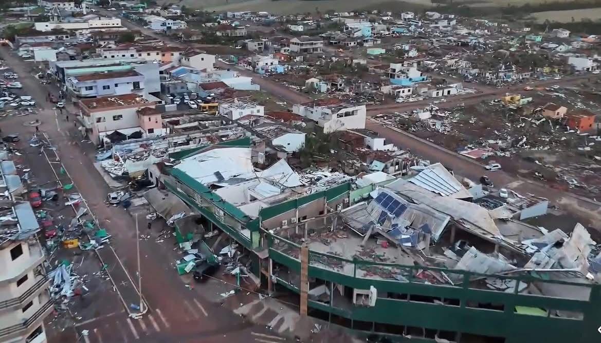 Veja como ficou Rio Bonito do Iguaçu após passagem de tornado
