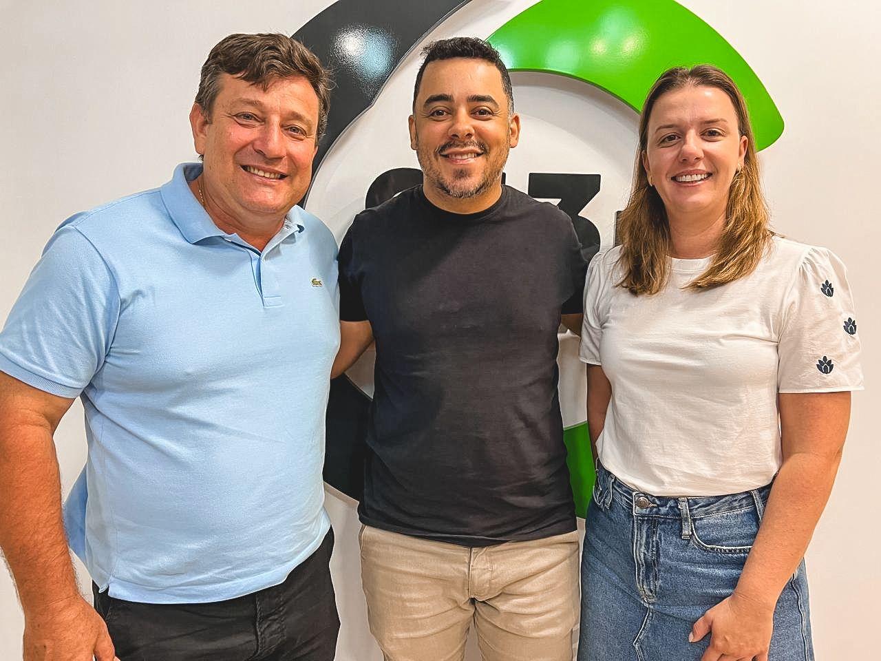 Dinho e Fabricia celebram o ano de de 2025 com expectativa de grandes investimentos para 2026