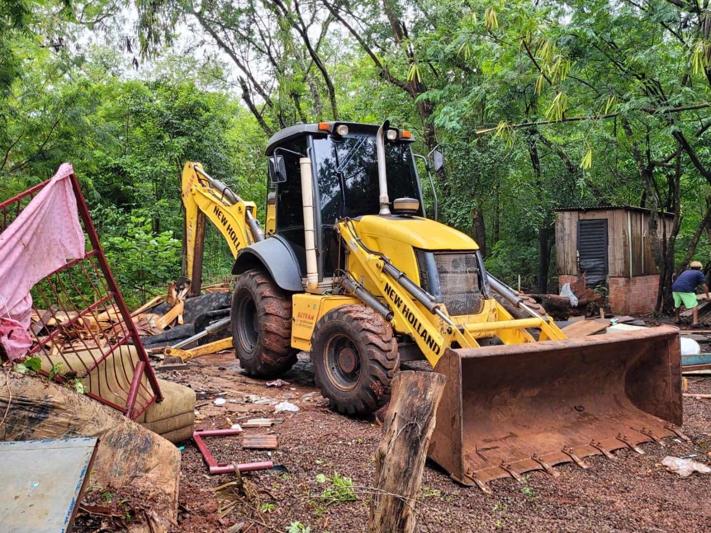 Famílias em áreas de invasões em Santa Helena começam a ser remanejadas para o Conjunto Porto Seguro