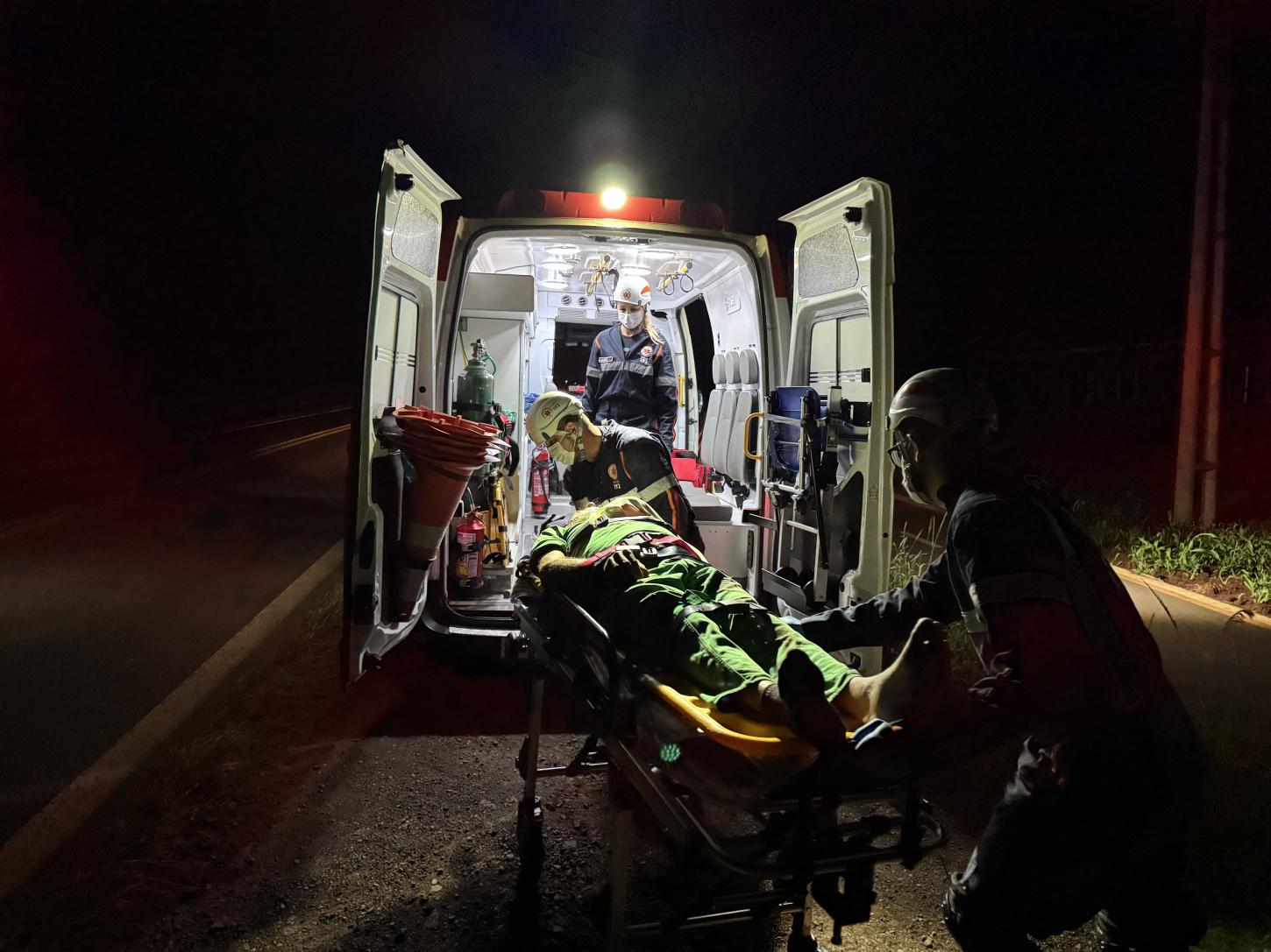 Motociclista tem suspeita de fratura no braço em acidente na PR 488 em Santa Helena