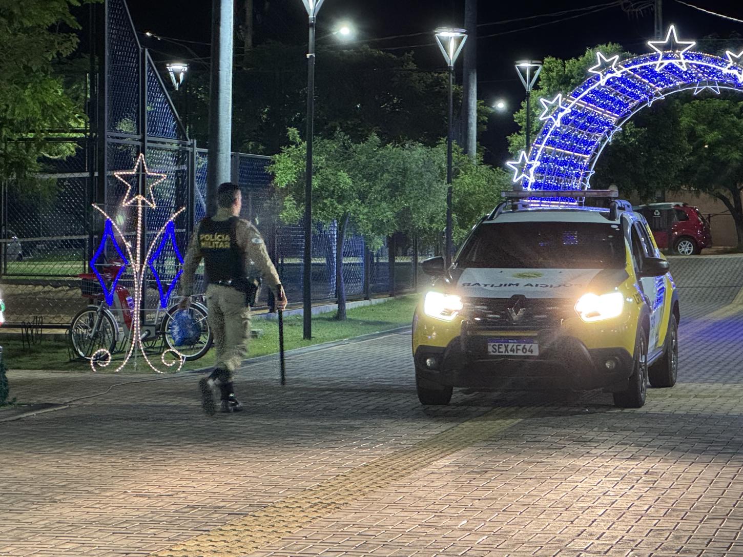 Polícia Militar acaba com algazarra na praça Santos Dumont em Santa Helena