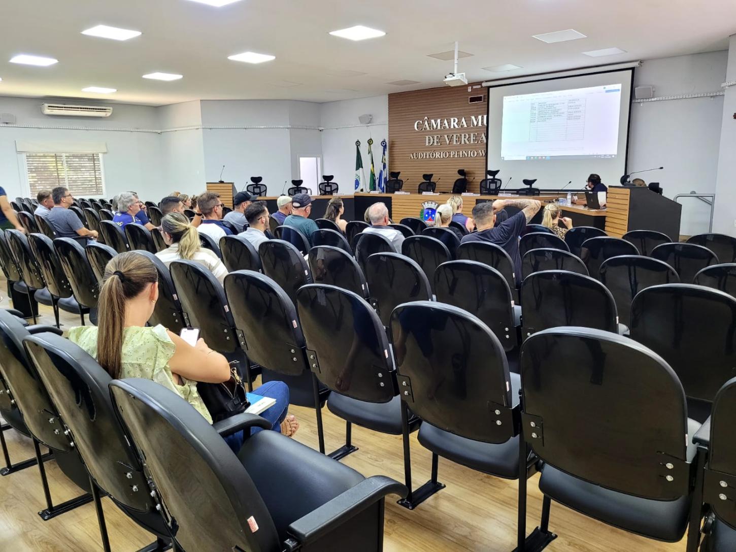 Encontro debate organização do Calendário de Eventos 2026 em Santa Helena