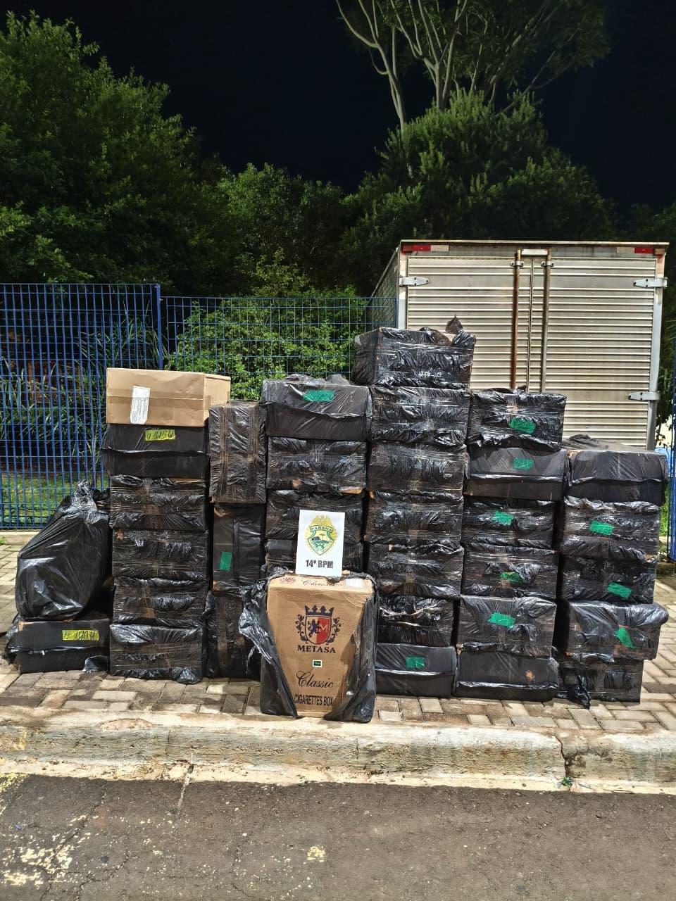 PM apreende cerca de 18 mil maços de cigarros em porto clandestino em Itaipulândia